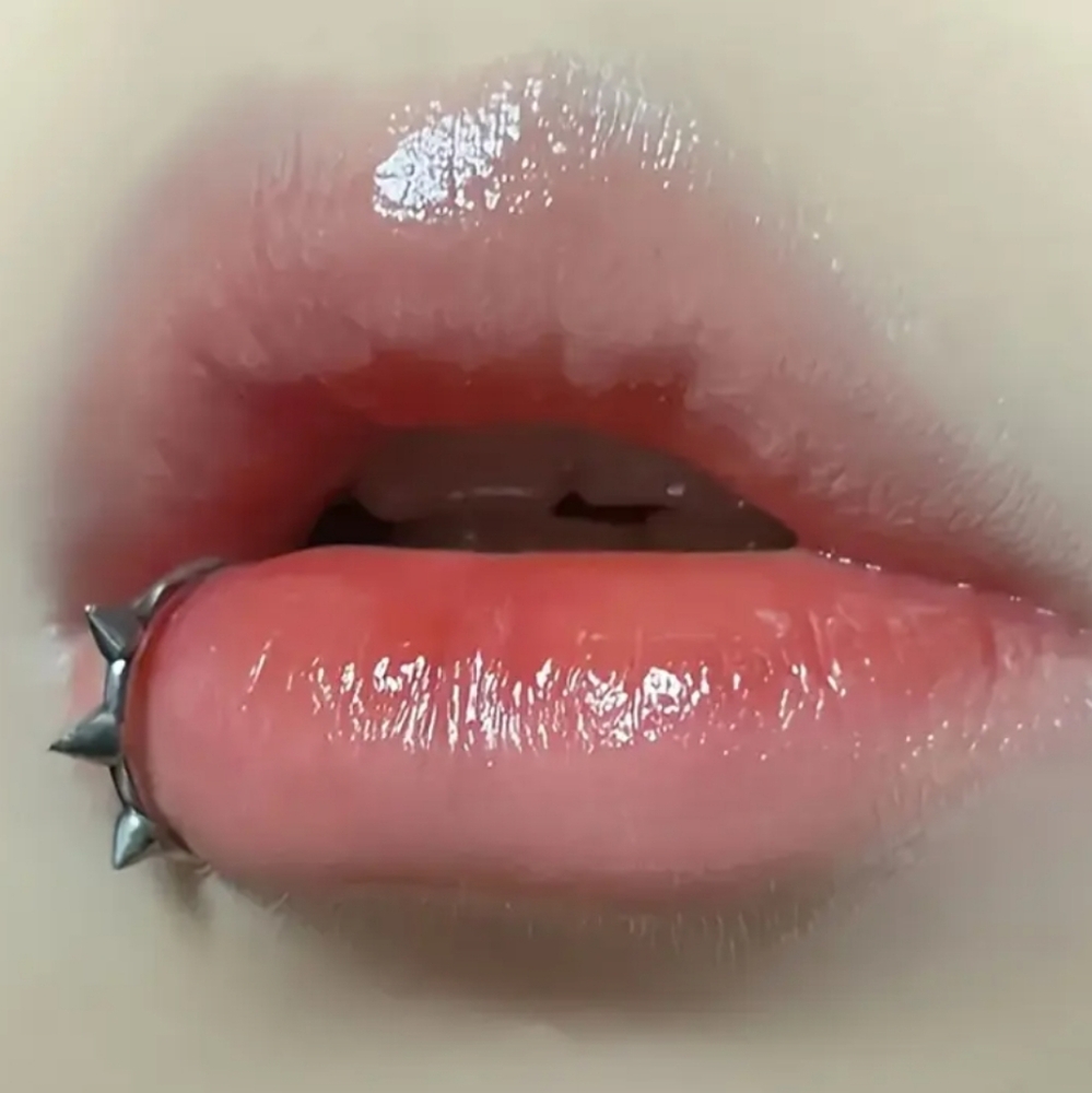 2 Fake lip rings - Picture 7 of 7